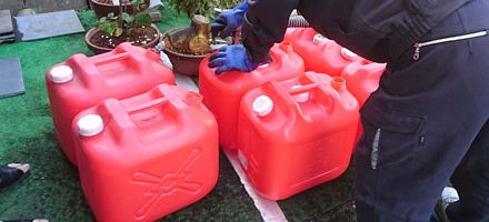 ポリ容器への宅配サービス